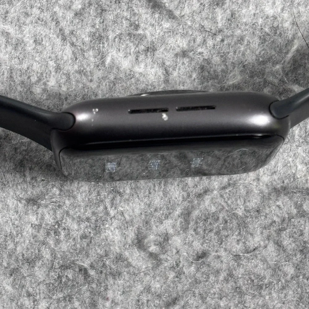 Apple Watch SE 1st Gen 44mm Space Gray Aluminum GPS Cellular Black Sport Band